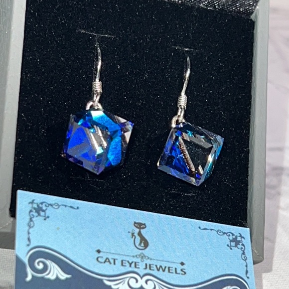🆕Blue Swarovski Crystal Earrings by Cat Eye Jewels - Picture 2 of 16